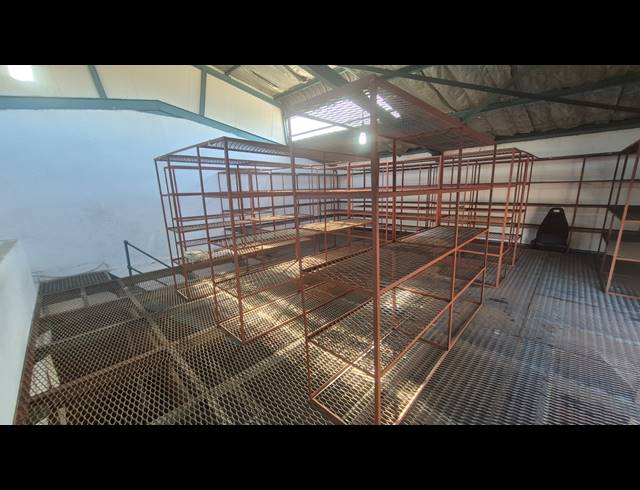 200M² FACTORY FOR SALE IN MOREHILL